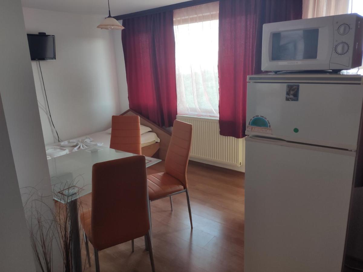 Family Hotel Denica Obzor Bagian luar foto